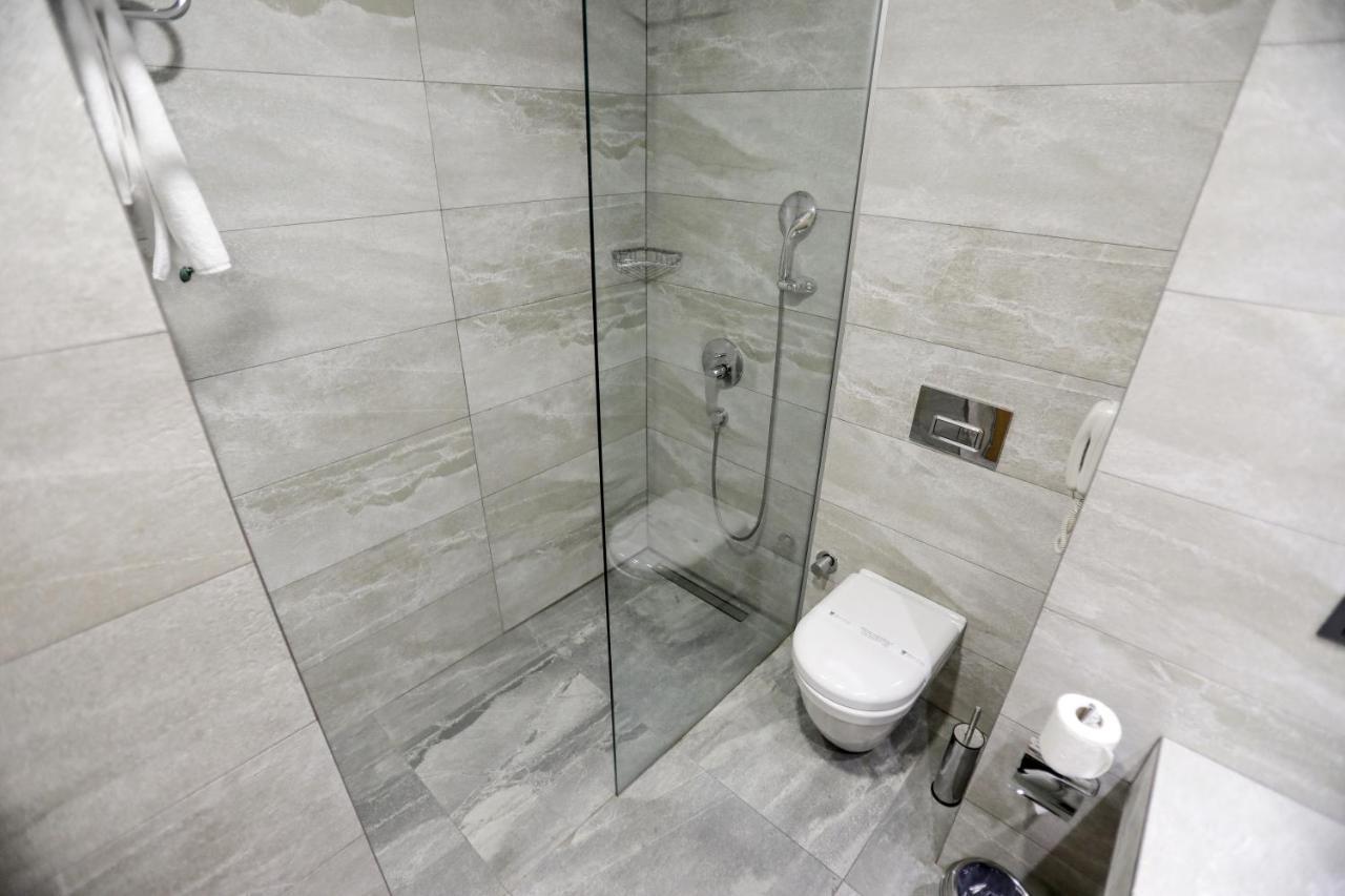 The Green Park Gaziantep Eksteriør bilde A shower cubicle